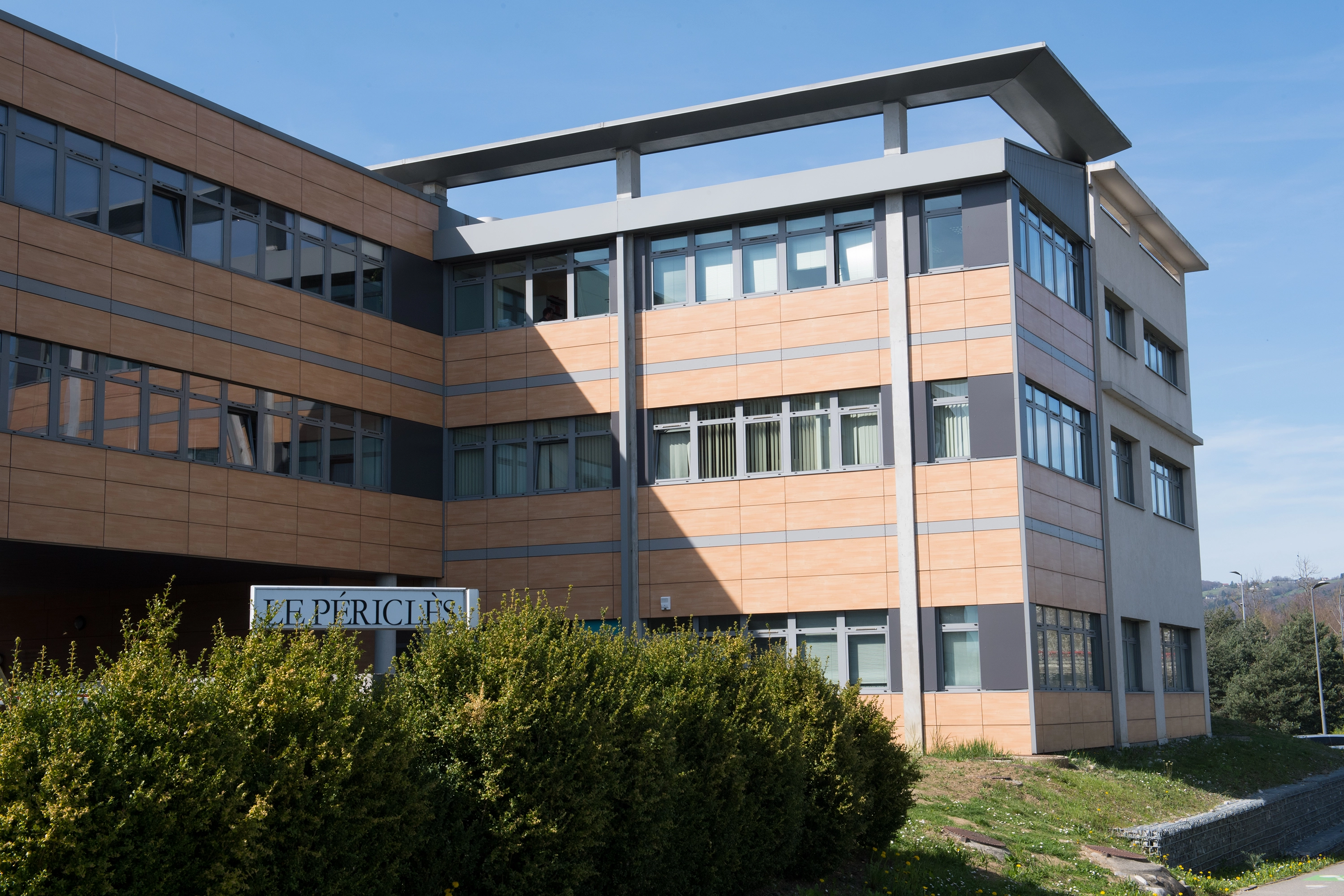 Le batiment le Pericles Ortholac